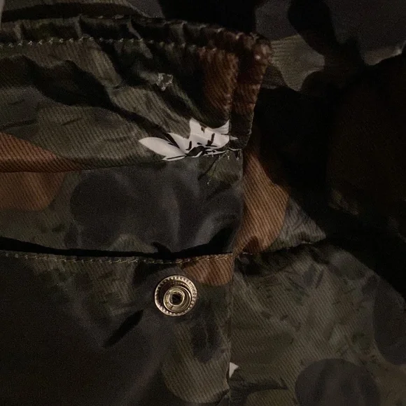 Army and floral print puffer jacket - Picture 10 of 14